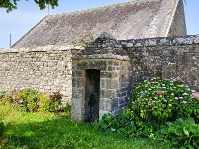 Guérite et bâtiment de la Petite Poudrière