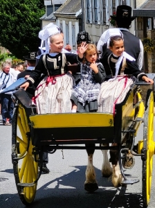 Cortège, les petites