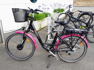 Les très beaux vélos électriques prêtés par le port de Trébeurden