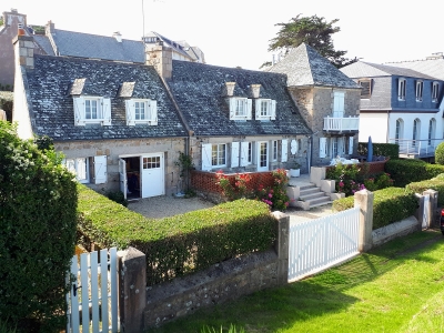 Jolies maison bretonnes en face du port de Trébeurden