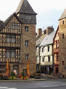 Maison au coin de la rue Ernest Renan, face à la rivière du Jaudy, Tréguier