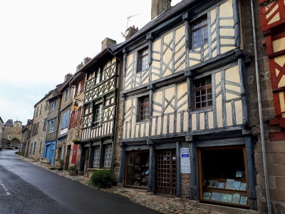 Maisons de la rue Ernest Renan à Tréguier