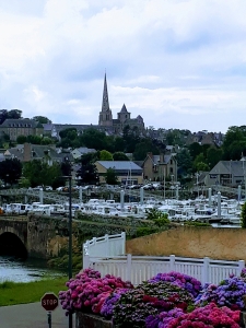 Tréguier et son port, vue de la rive droite du Jaudy